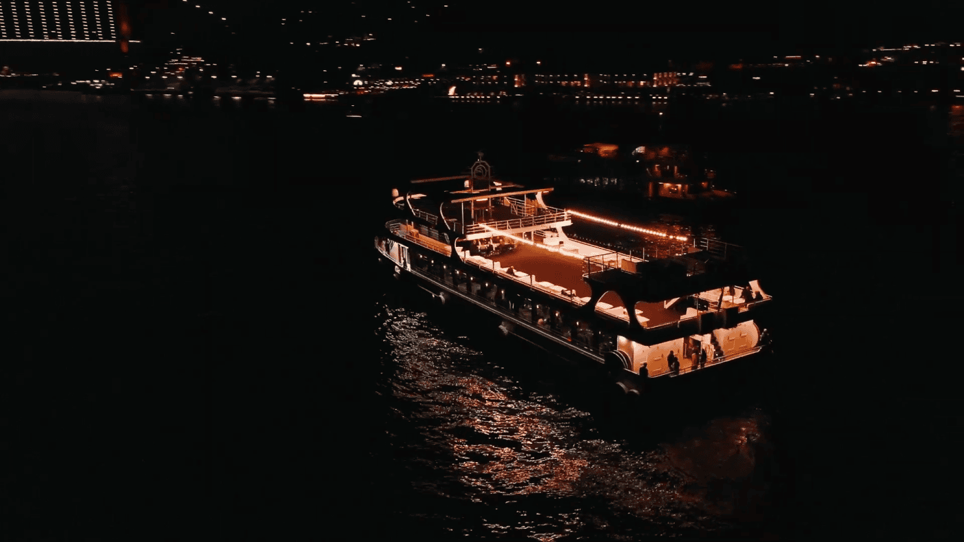 Teknede Nişan Organizasyonu | İki Ailenin Boğaz'da Buluşması